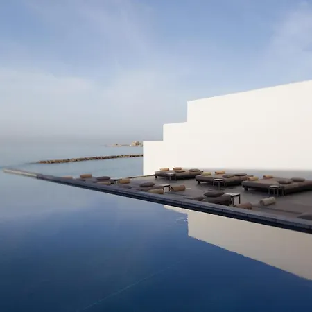 호텔 알미라 파포스